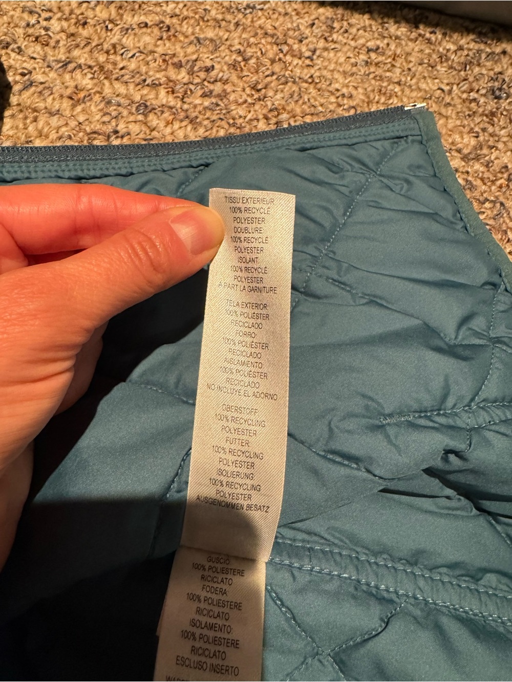 Patagonia Women’s Teal Hooded Quilted Jacket, Size Small, New Condition!! - Picture 8 of 11
